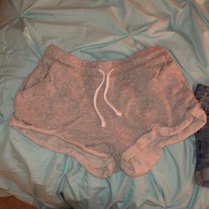h&m grey shorts